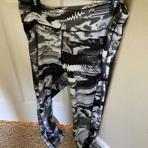 Under Armour  sports leggings with cell pockets